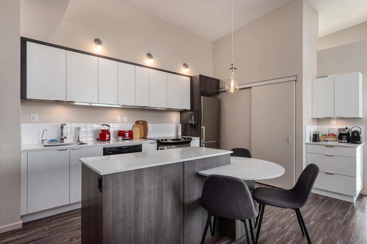 Corner Nest - Luxury Brand New Top Floor 2Bedroom Condo Kelowna Eksteriør billede